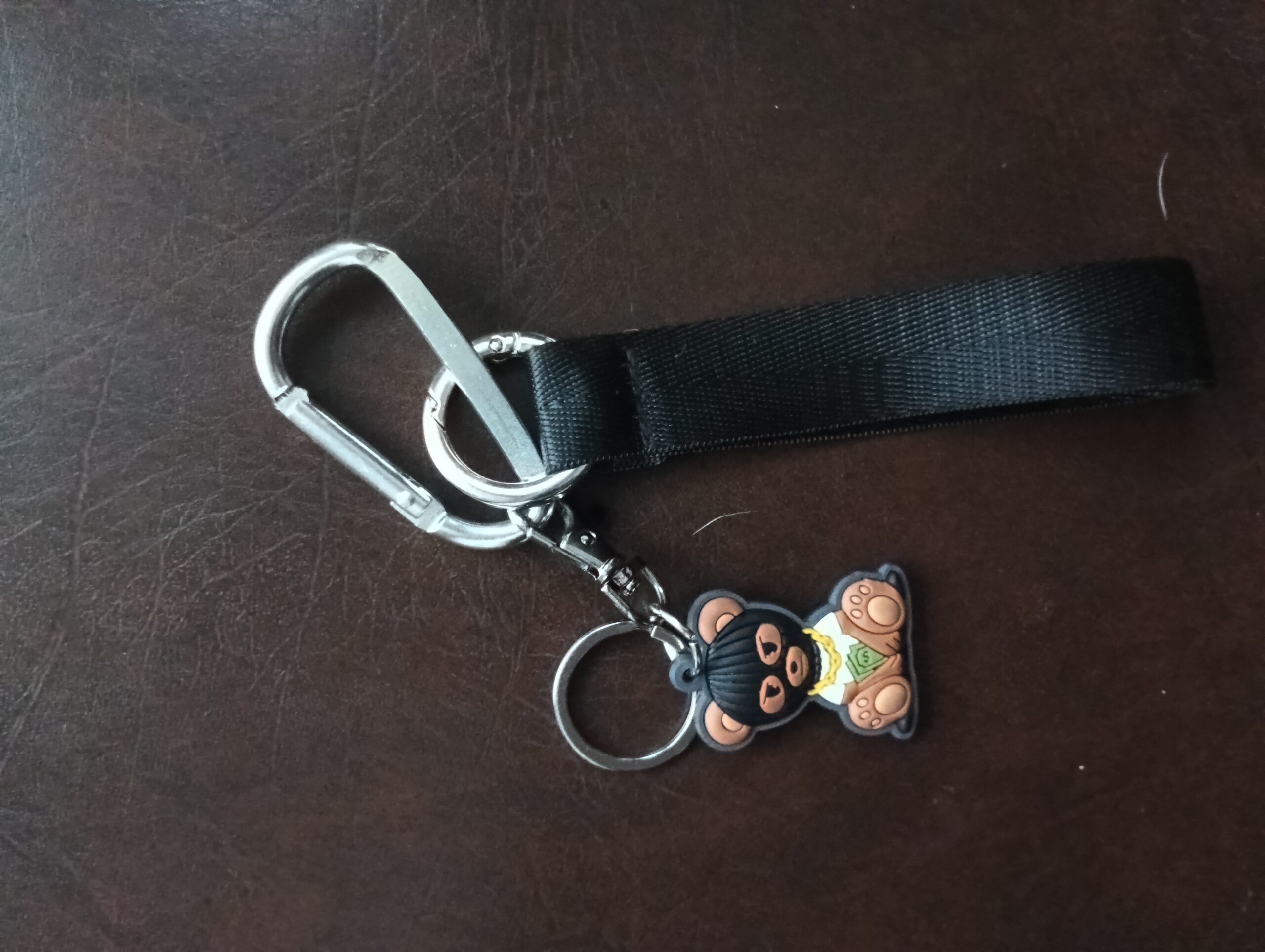 Kelnių pakabukas su dirželiu