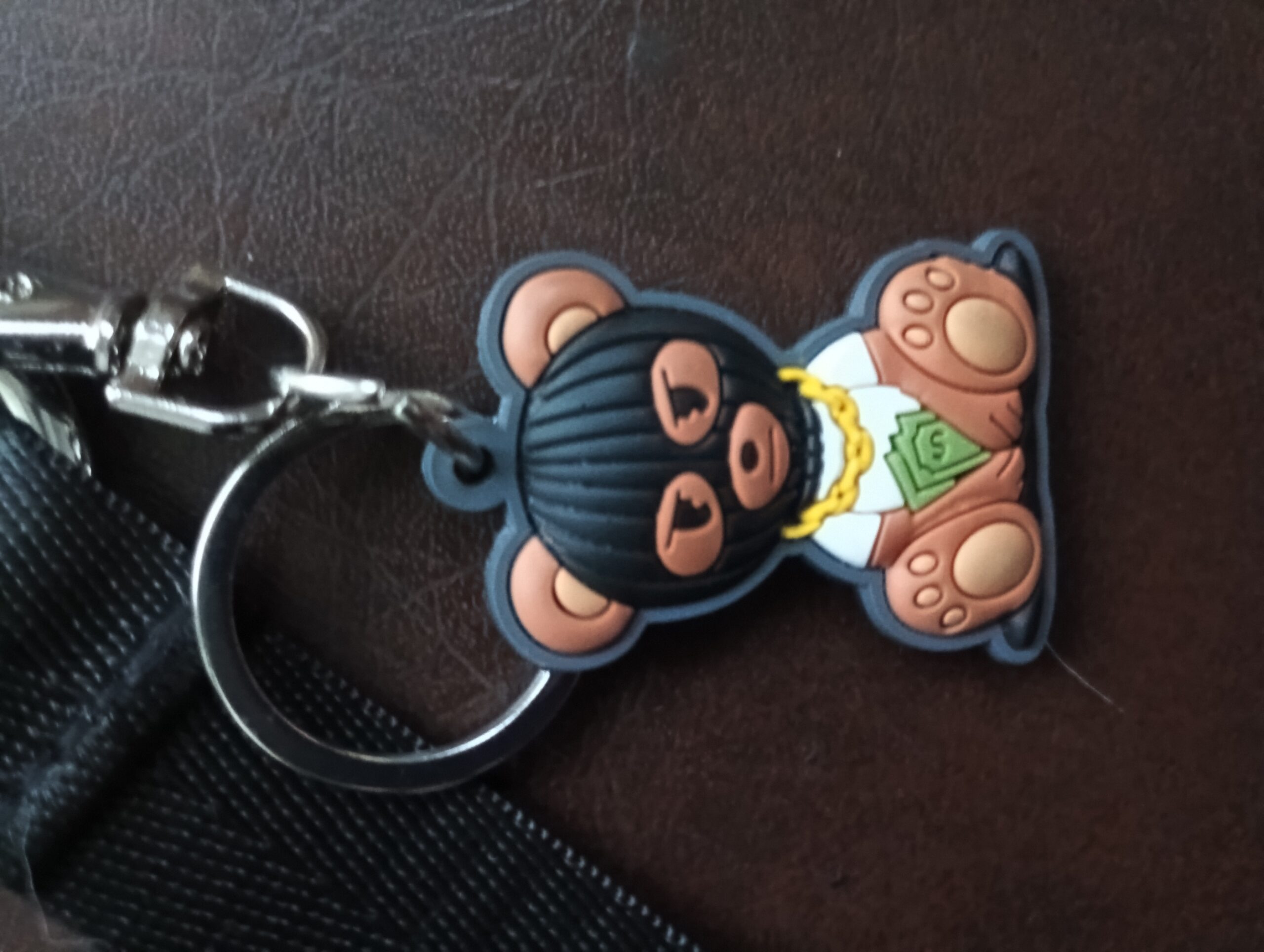 Kelnių pakabukas su dirželiu